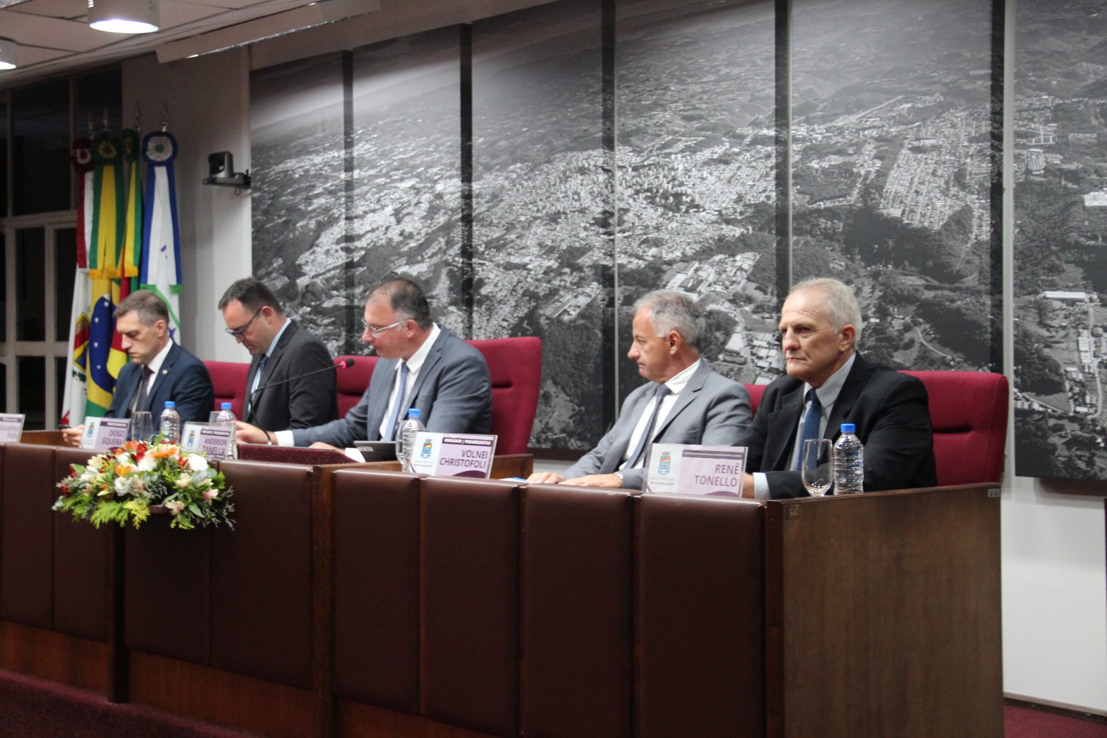 Aurora celebra 95 anos com homenagem que une associados e vereadores em Bento Gonçalves