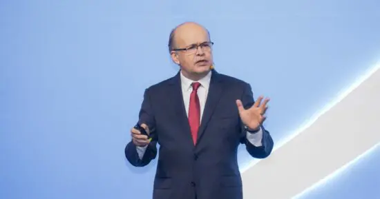 AWS destina US$ 100 milhões em créditos de nuvem e IA para o setor educacional