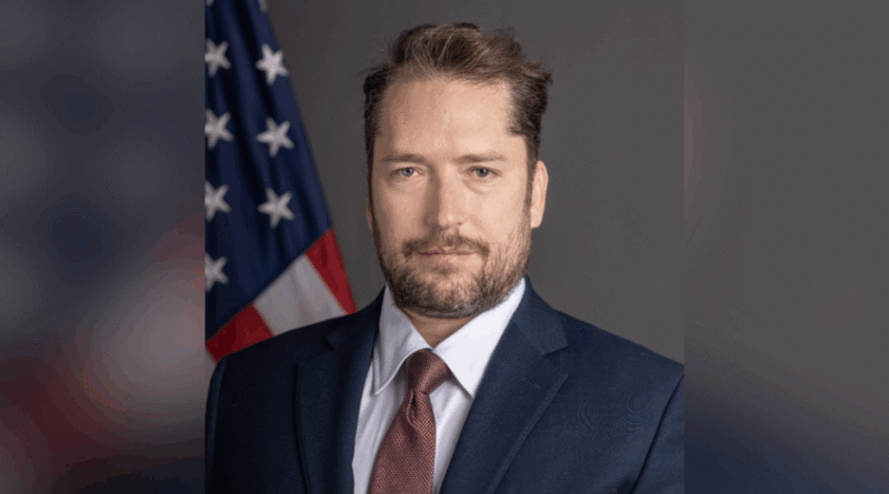 Bolsonaro solicita alteração na data da visita de assessor do governo Trump