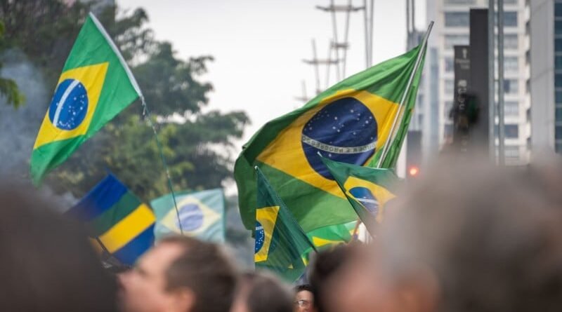 Brasil enfrenta a presença de políticos oportunistas