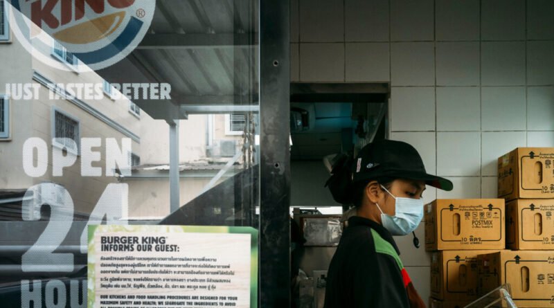 Burger King implementa inteligência artificial para monitorar educação no atendimento ao cliente