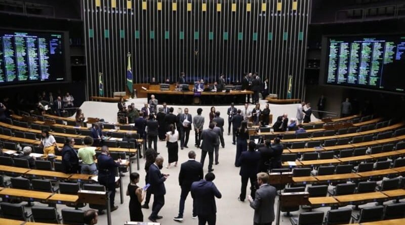 Câmara aprova criação do crime de gerontocídio e envia texto ao Senado