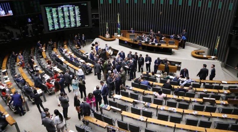 Câmara aprova em dois turnos PEC da Segurança Pública