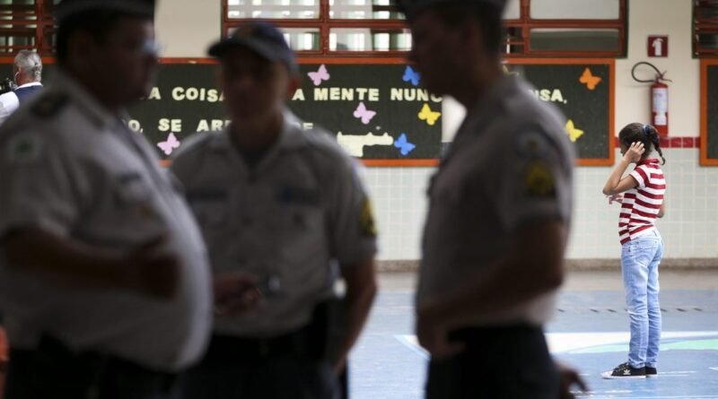 Câmara avança na criação de escolas cívico-militares profissionalizantes