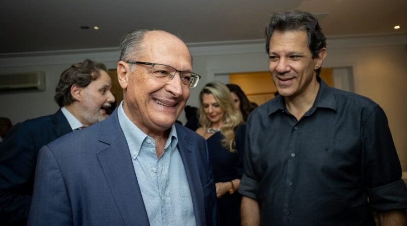 Candidatos próximos a Lula dominam corrida pelo Senado em São Paulo, aponta Datafolha