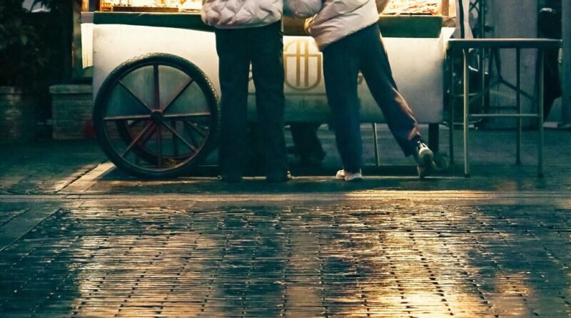 China busca aumentar taxa de natalidade com cursos de relacionamento para solteiros