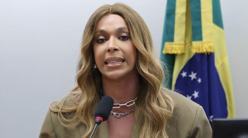 Comissão da Mulher assume nova direção e enfrenta desafios de agendas identitárias