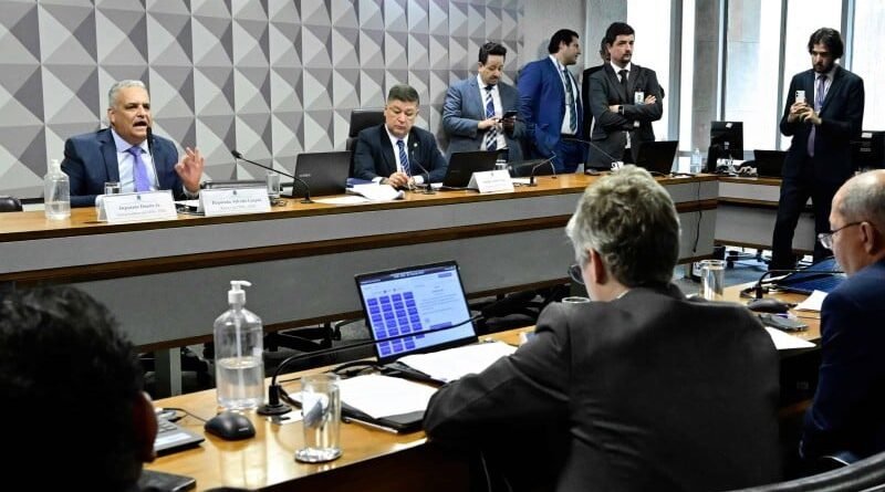 Comissão interroga ex-presidente da Contag sobre fraudes bilionárias