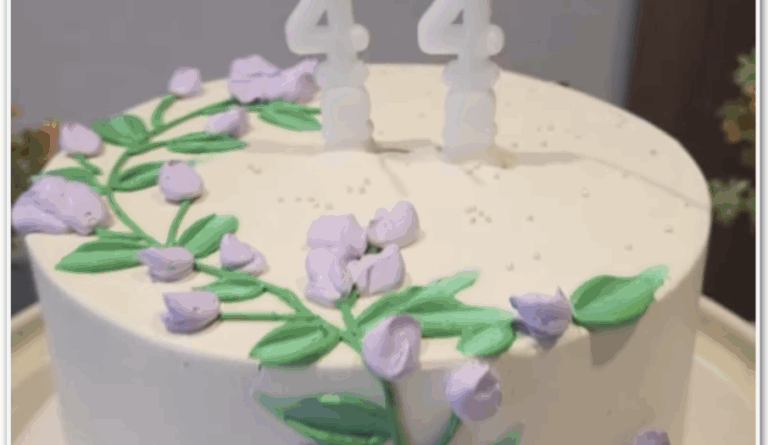 Culto de aniversário de Michelle conta com oração e mensagem de Nikolas