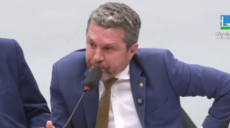Deputado condena a decisão de eliminar a obrigatoriedade de autoescola para obtenção da CNH