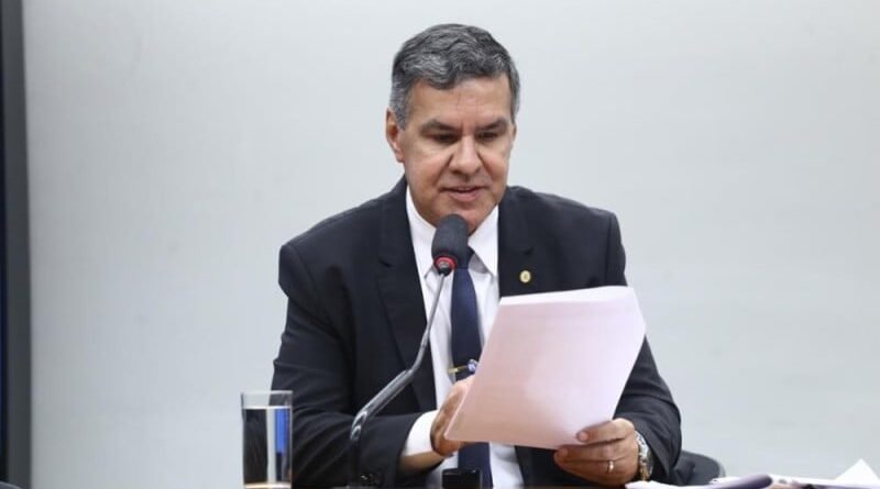 Deputado propõe extinção da Ancine, EBC e de mais oito órgãos federais