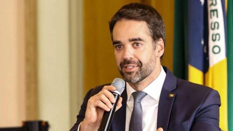 Eduardo Leite afirma que pode vencer a Presidência se tiver a bola no pé