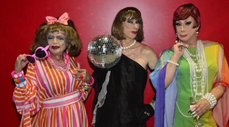 Estreia da comédia musical Jurassic Queens acontece no Estúdio Stravaganza nesta sexta-feira