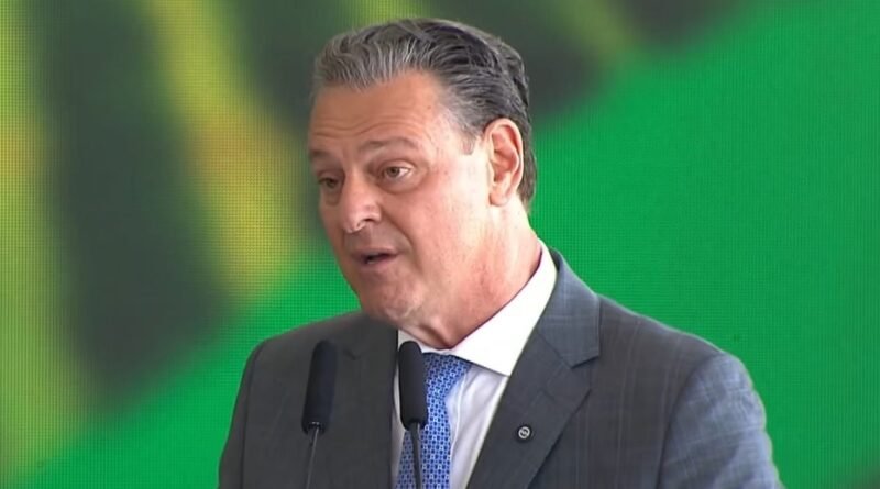 Fávaro alerta para cautela e sugere suspensão da compra de fertilizantes