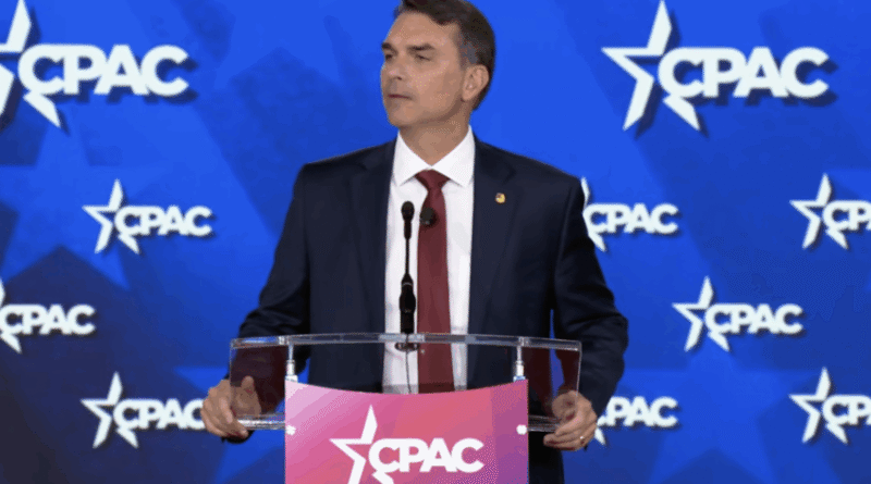 Flávio acusa Lula de fazer lobby em favor de cartéis brasileiros