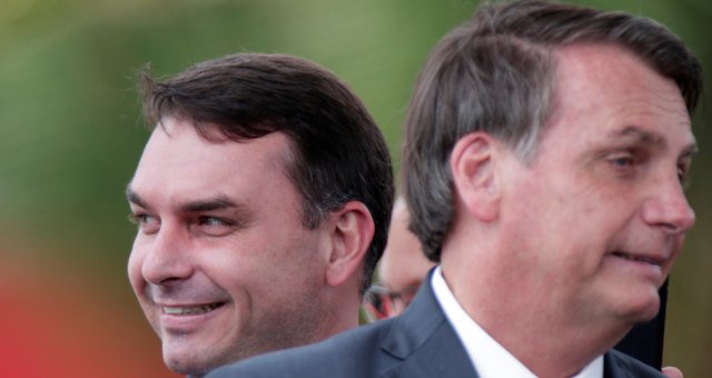 Flávio Bolsonaro afirma que sua gestão econômica seguirá o modelo do pai