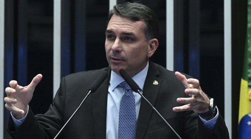 Flávio Bolsonaro elabora estratégia para chapa puro sangue em Sergipe