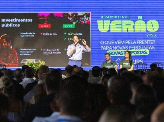 Governador gaúcho discute avanços e investimentos no RS durante evento com representantes municipais