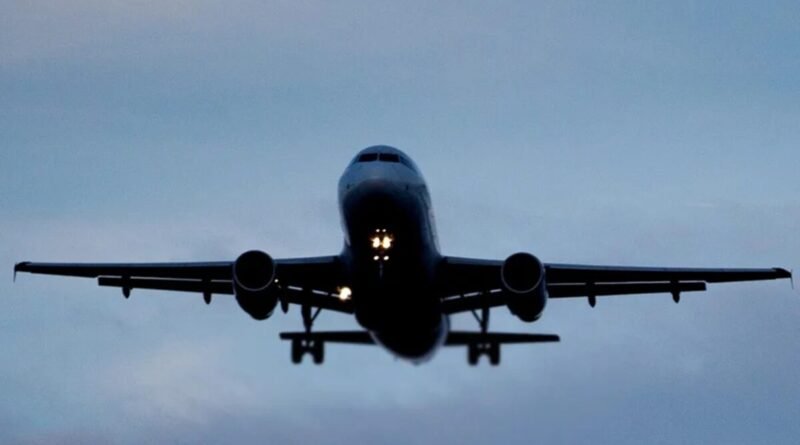 Guerra no Oriente Médio provoca turbulência em voos e desvalorização de ações aéreas