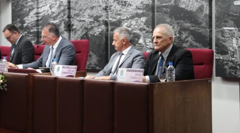 Homenagem pelos 95 anos da Aurora reúne associados e vereadores em Bento Gonçalves