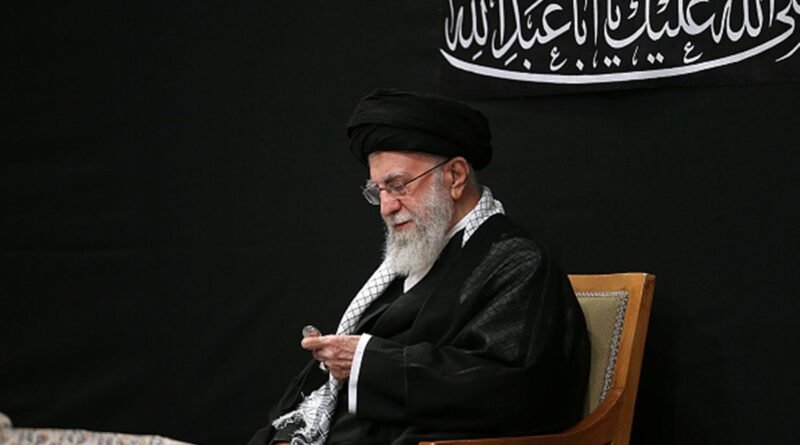 Irã afirma que assassinos de Khamenei não estão seguros nem mesmo em casa