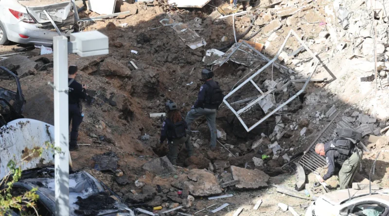 Irã promete retaliar Israel com mísseis e drones após recentes ofensivas