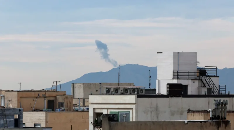 Israel realiza ataques a centros de comando móveis e fábricas de armas em Teerã