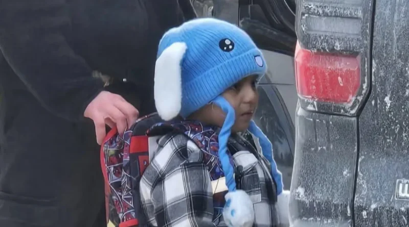 Justiça rejeita pedido de asilo de menino detido pelo ICE e família será deportada