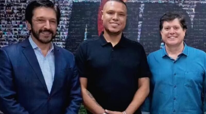 Luís Fabiano se filia ao MDB em São Paulo