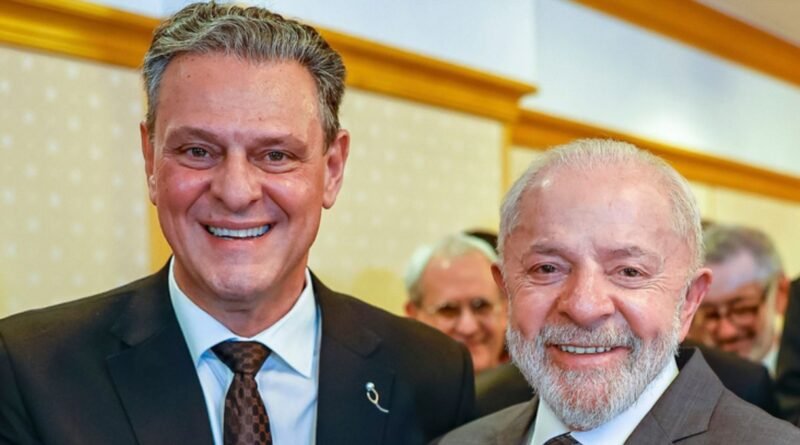 Lula exonera Carlos Fávaro para fortalecer apoio na CPMI do INSS