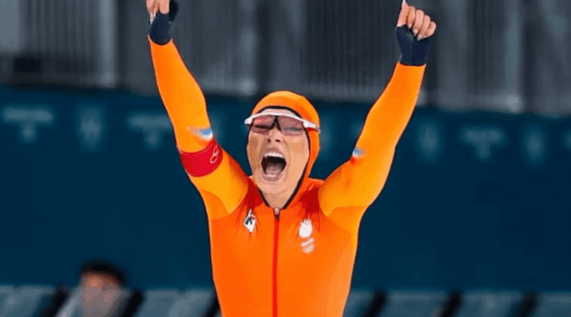 Macacão de ouro de Jutta Leerdam é leiloado por R$ 1,2 milhão