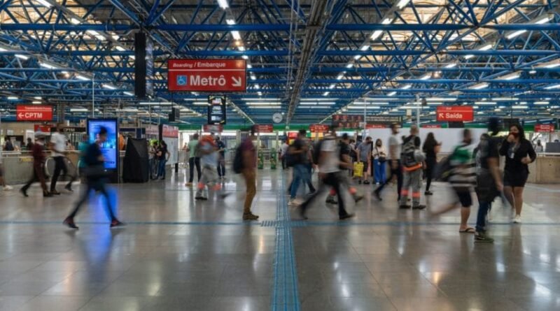 Metrô e trens operarão 24 horas durante Lollapalooza em São Paulo
