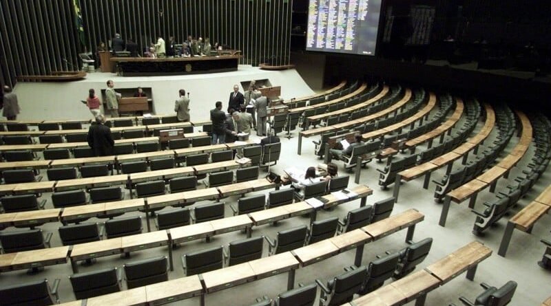 Ministros discutem escala 6x1 em pauta da semana na Câmara