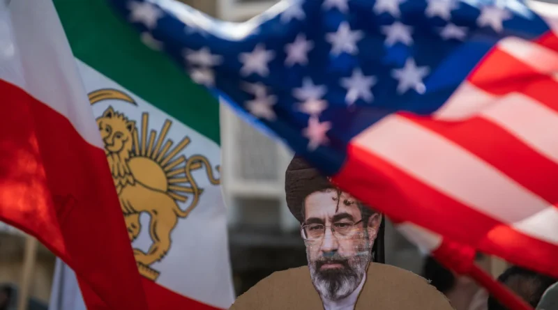 Mistério sobre Khamenei se intensifica com declarações de estranheza