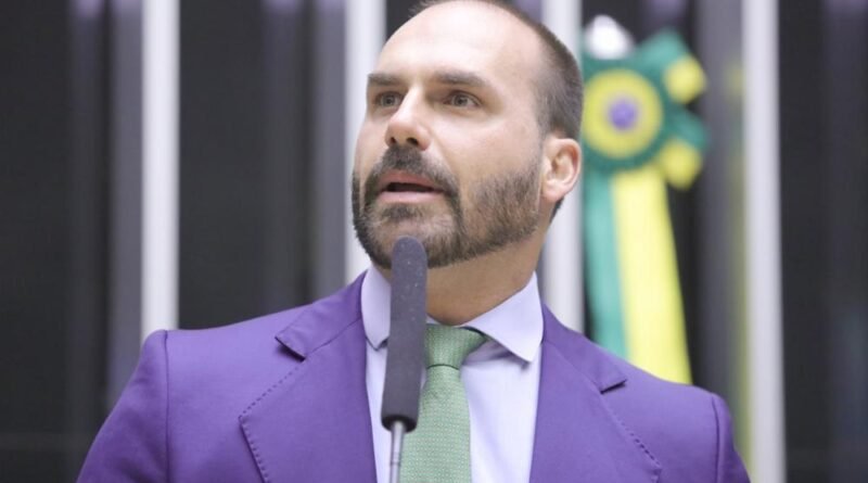Moraes agenda interrogatório de Eduardo Bolsonaro em ação por obstrução de Justiça e coação