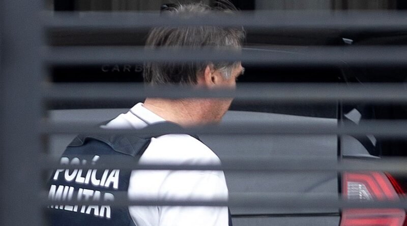 Moraes autoriza apreensão de drones que sobrevoam residência de Bolsonaro durante prisão domiciliar