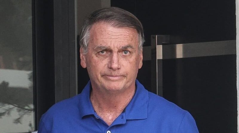 Moraes solicita análise da PGR sobre pedido de prisão domiciliar para Bolsonaro