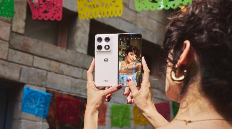 Motorola apresenta Moto Razr Fold, seu primeiro smartphone dobrável com tela ampla