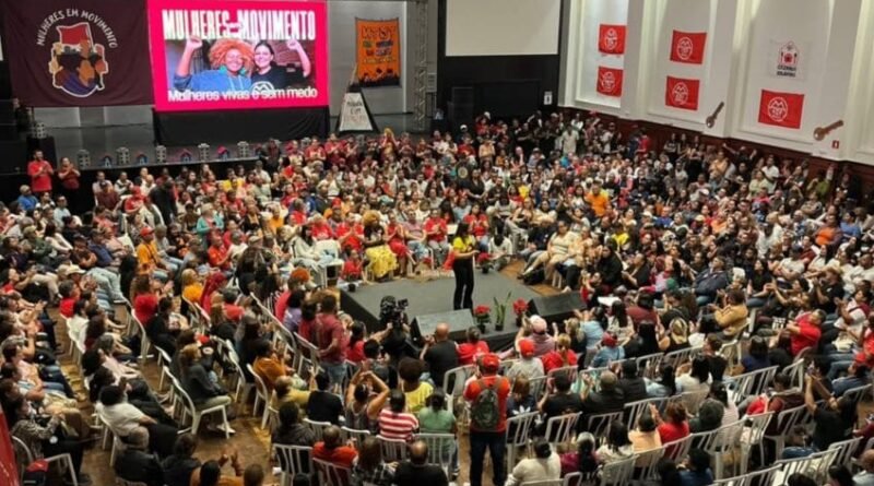 MTST comemora entrega de 1.800 unidades do programa Minha Casa Minha Vida