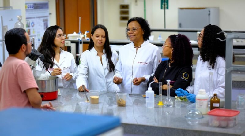 Pesquisa inédica transforma resíduos de frutas em matéria-prima para cosméticos e embalagens