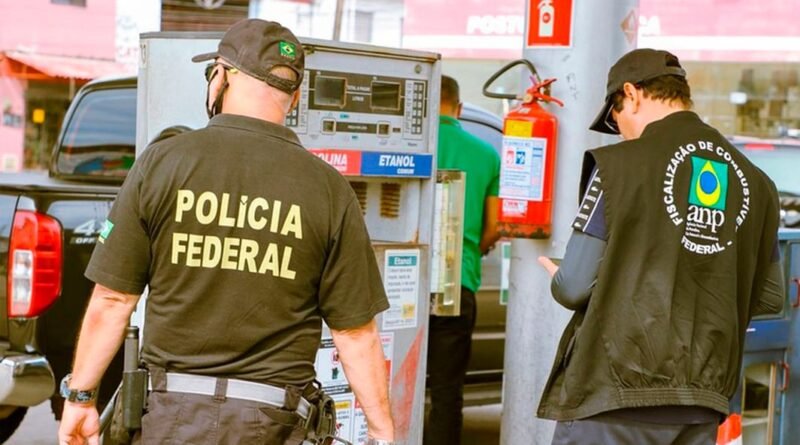 Polícia Federal realiza operação para combater preços abusivos de combustíveis