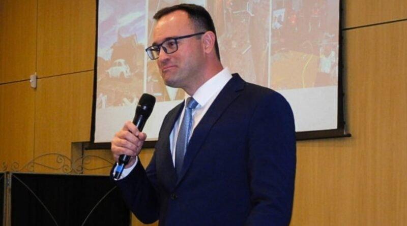 Prefeito de Bento Gonçalves renuncia para disputar vaga na Câmara dos Deputados