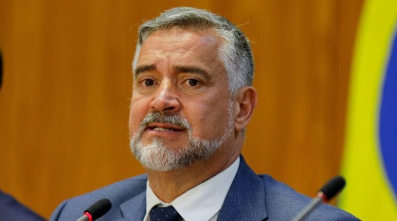 PT encaminha relatório paralelo ignorado por CPI para PF e STF