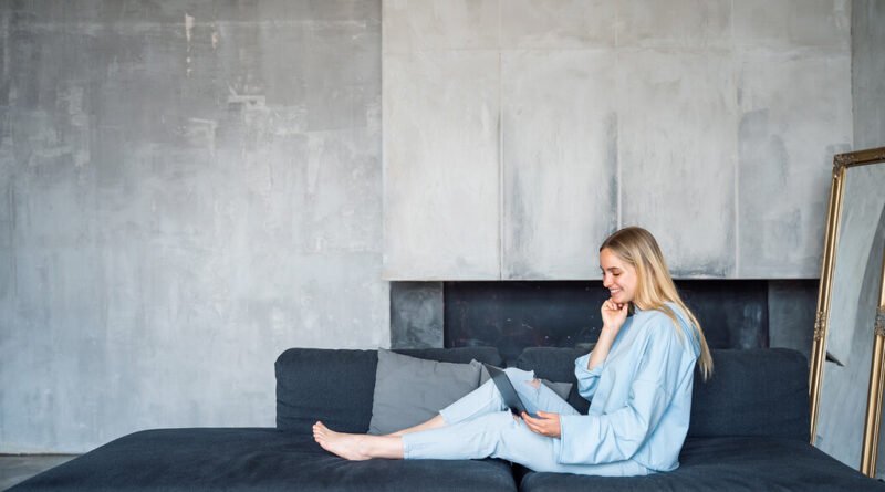 Ricos entediados criam arte com mofo falso em suas residências