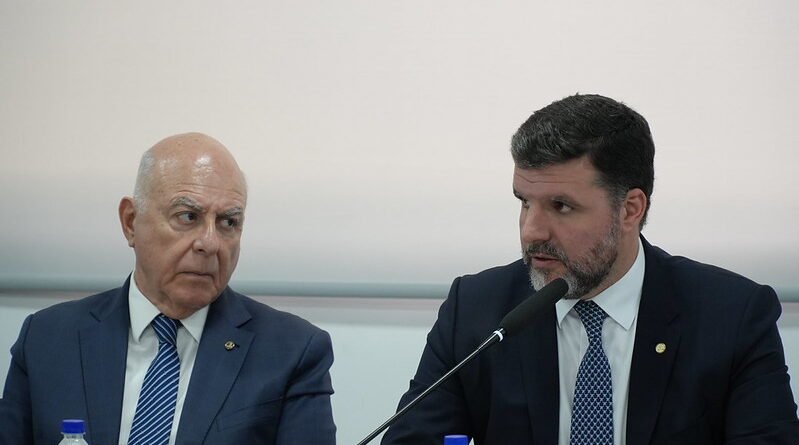 Ruralistas devem apoiar Flávio Bolsonaro na corrida presidencial com ausência de Tarcísio e Alckmin em desacordo com o governo