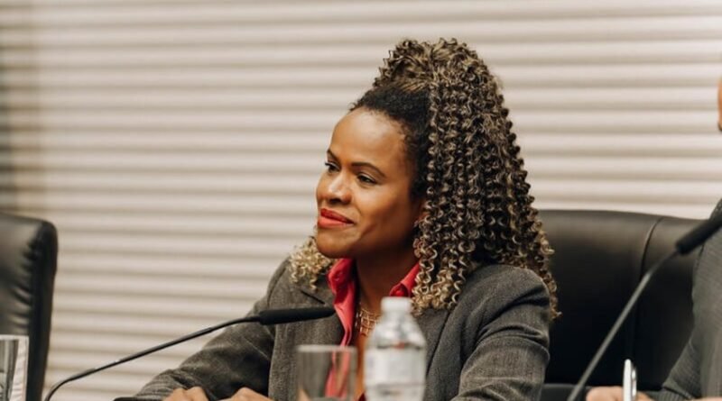 Secretária de Esportes de SP renuncia ao cargo para disputar eleição