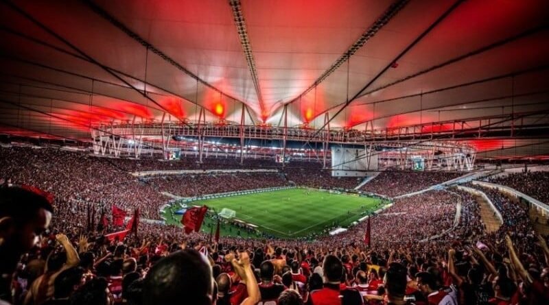 Senado avança com proposta que criminaliza transfobia em estádios