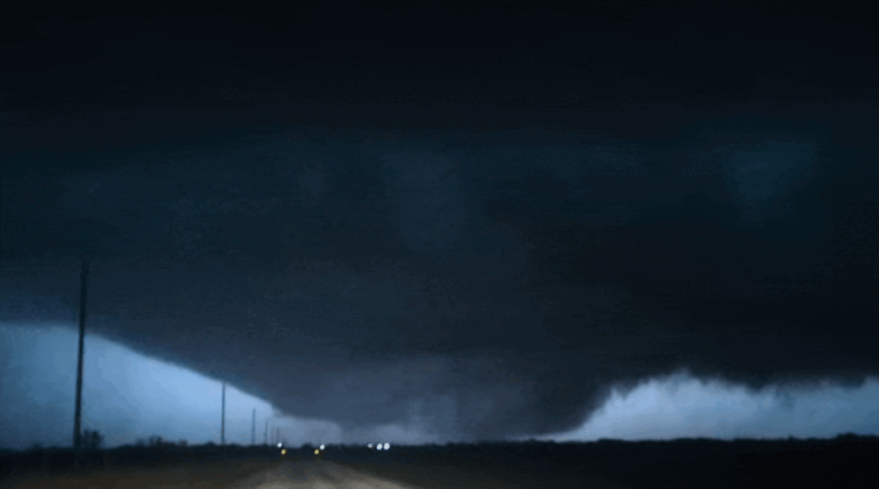 Tragédia em Michigan: Tornado Deixa Três Mortos