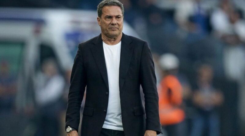 Vanderlei Luxemburgo apresenta melhora após internação, mas permanece na UTI em Palmas