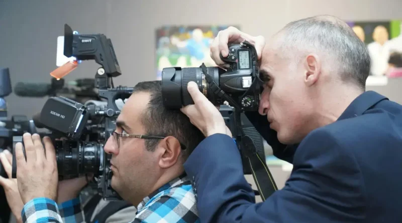 Abert revela que 80 jornalistas foram vítimas de ataques em 2025